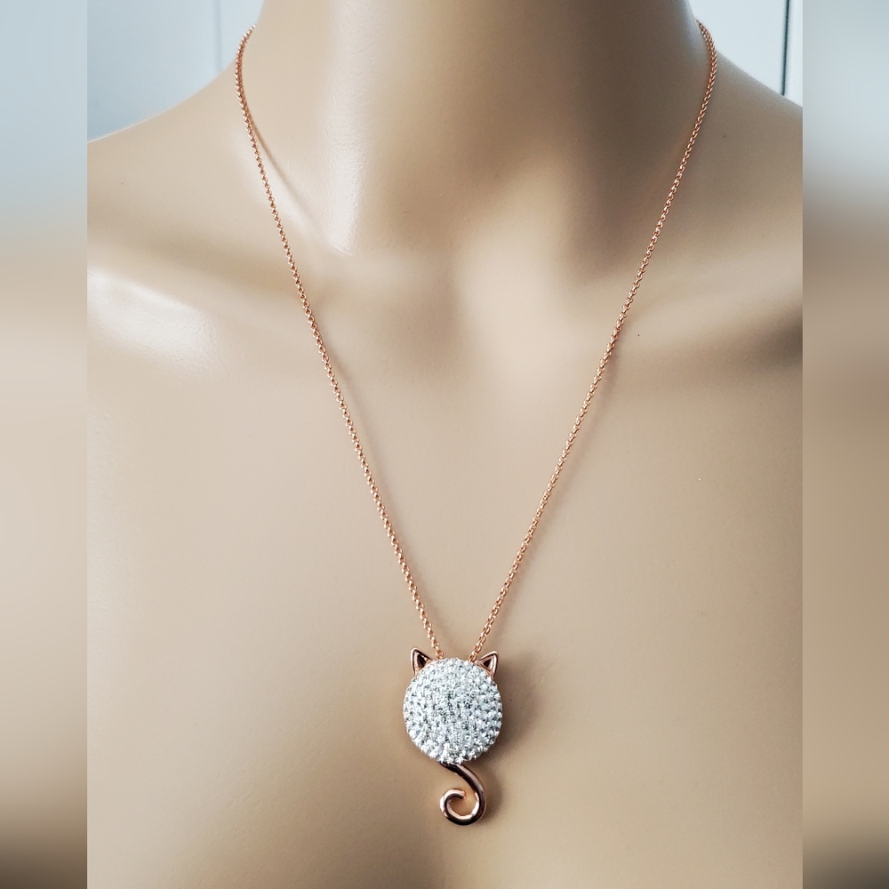 NWT ✨️ Saks Fifth Avenue "Pretty Kitty" Rose Gold 18" Necklace